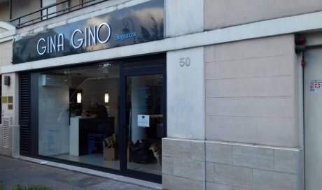 Pose d'enseigne en lettre dibond découpée et montée sur entretoise à Paris - PRAZDO
